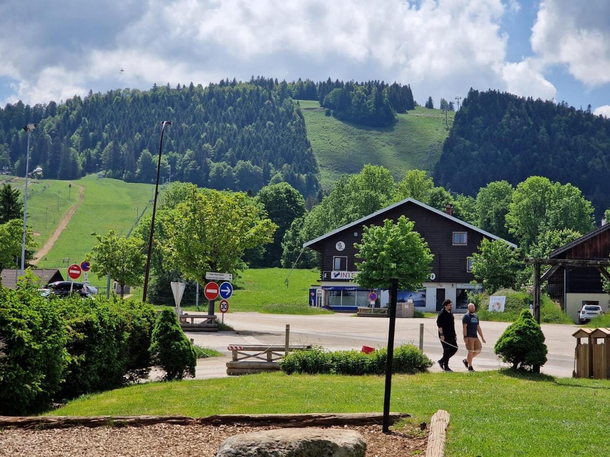 VIP Place Family Alti1000 Télésiège Métabief Avec jardin privé à 50 M des pistes Esterno foto
